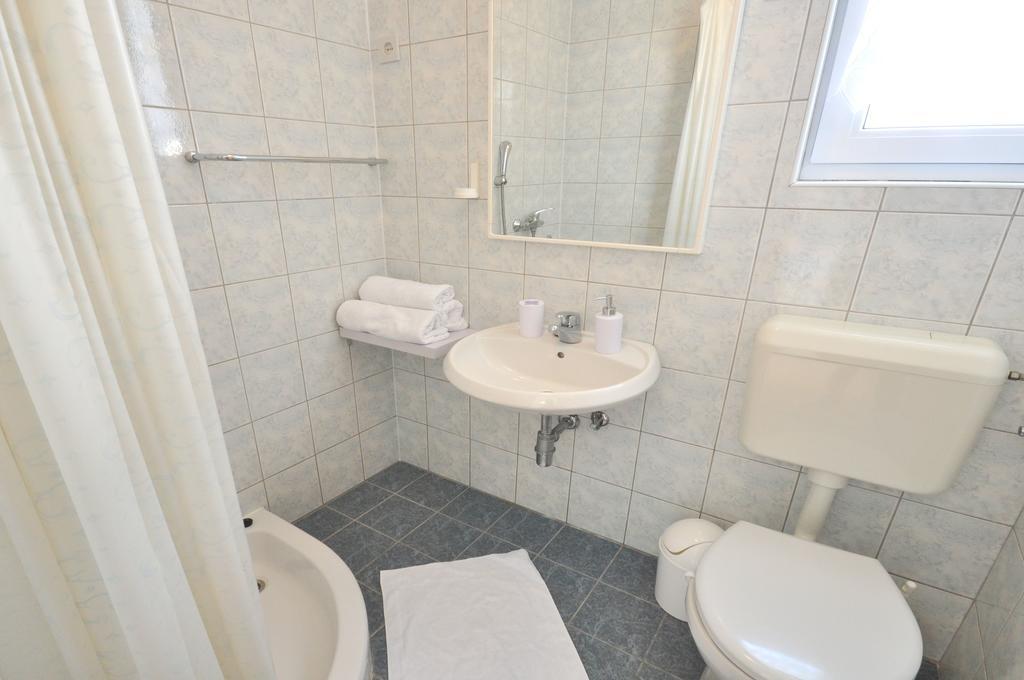 Apartments Zorka Leko Omiš Szoba fotó
